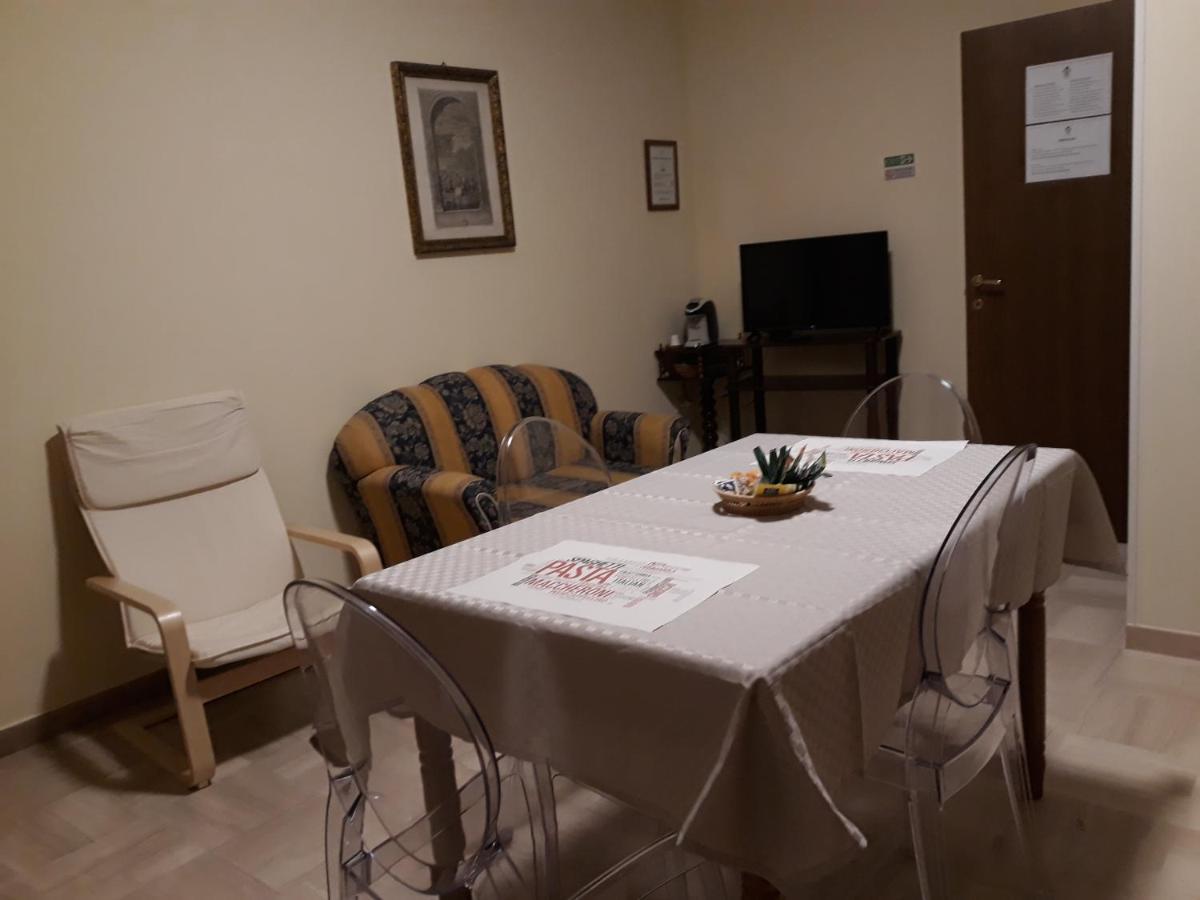 לינה וארוחת בוקר Sant'Agata di Puglia L'Antico Monastero מראה חיצוני תמונה